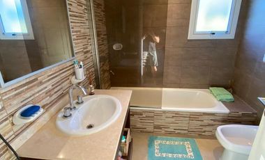 Casa en Costa Esmeralda - Barrio golf II