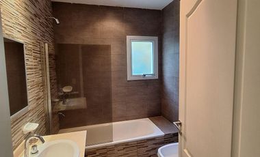 Casa en Costa Esmeralda - Barrio golf II