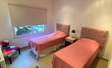 Casa en Costa Esmeralda - Barrio golf II