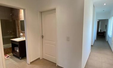 Casa en Costa Esmeralda - Barrio golf II