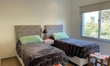 Casa en Costa Esmeralda - Barrio golf II