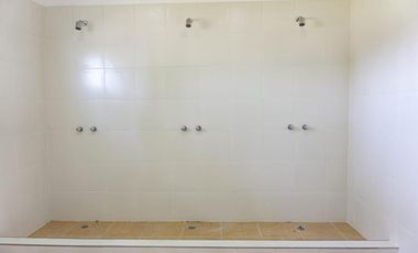 importante deposito de 12000 m2 a tan solo 100 mts de Panamericana, Garin