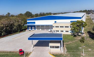 importante deposito de 12000 m2 a tan solo 100 mts de Panamericana, Garin