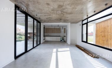 VENTA CASA EN LA MAGDALENA - CANNING