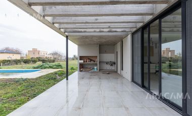 VENTA CASA EN LA MAGDALENA - CANNING