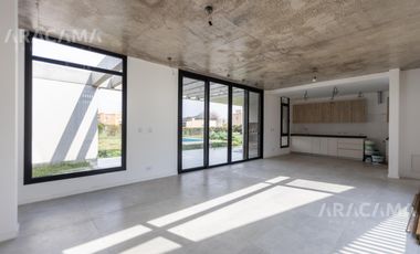 VENTA CASA EN LA MAGDALENA - CANNING