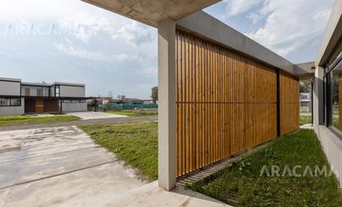 VENTA CASA EN LA MAGDALENA - CANNING