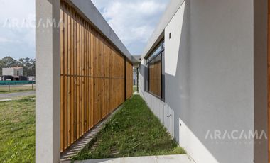 VENTA CASA EN LA MAGDALENA - CANNING