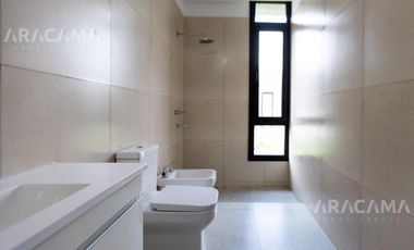 VENTA CASA EN LA MAGDALENA - CANNING