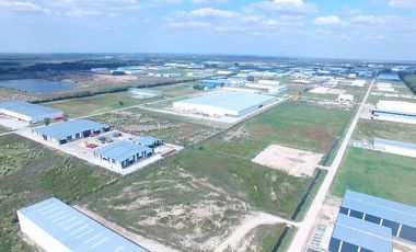 Alquiler de Posiciones desde 300 m2 a 14.000 m2 en centro logístico multiproposito con servicios