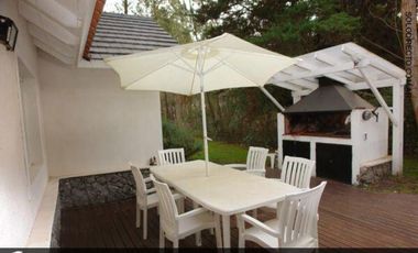 Casa  en venta y alquiler temporario de 5 Ambientes en Carilo
