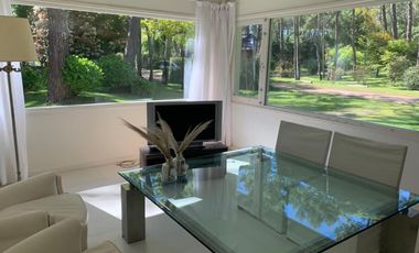 Casa  en venta y alquiler temporario de 5 Ambientes en Carilo