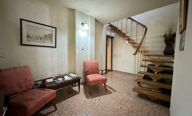 Venta. Casa. 5 ambientes. Cochera. Jardín. Quincho. Pileta. Villa Ballester.