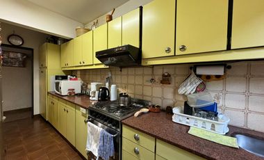 Venta. Casa. 5 ambientes. Cochera. Jardín. Quincho. Pileta. Villa Ballester.