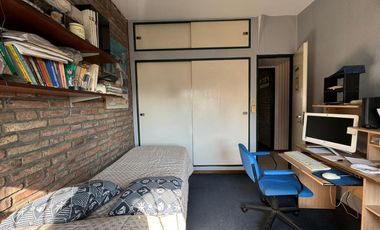 Venta. Casa. 5 ambientes. Cochera. Jardín. Quincho. Pileta. Villa Ballester.