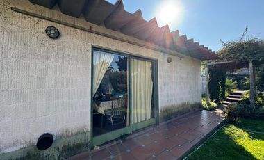 Venta. Casa. 5 ambientes. Cochera. Jardín. Quincho. Pileta. Villa Ballester.