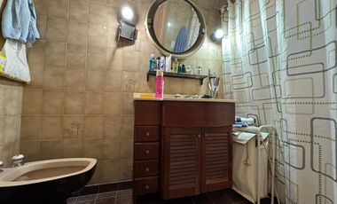 Venta. Casa. 5 ambientes. Cochera. Jardín. Quincho. Pileta. Villa Ballester.