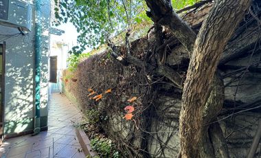 Venta. Casa. 5 ambientes. Cochera. Jardín. Quincho. Pileta. Villa Ballester.