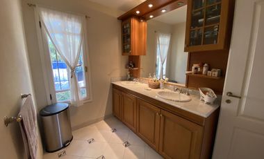 Venta - Casa 5 amb. Pileta, Jardín y Quincho - 2 Lotes / Los Ñanduces