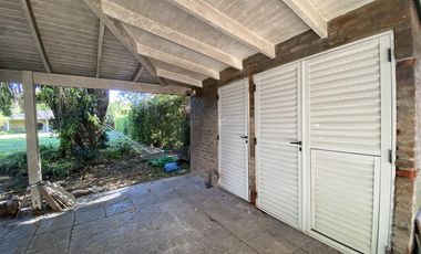 Venta - Casa 5 amb. Pileta, Jardín y Quincho - 2 Lotes / Los Ñanduces