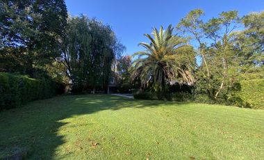 Venta - Casa 5 amb. Pileta, Jardín y Quincho - 2 Lotes / Los Ñanduces