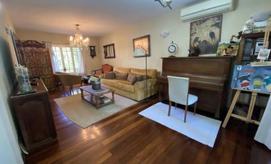 Venta - Casa 5 amb. Pileta, Jardín y Quincho - 2 Lotes / Los Ñanduces