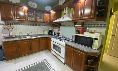 Venta - Casa 5 amb. Pileta, Jardín y Quincho - 2 Lotes / Los Ñanduces