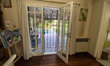 Venta - Casa 5 amb. Pileta, Jardín y Quincho - 2 Lotes / Los Ñanduces