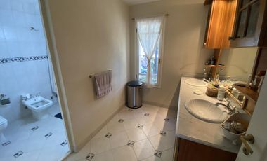 Venta - Casa 5 amb. Pileta, Jardín y Quincho - 2 Lotes / Los Ñanduces