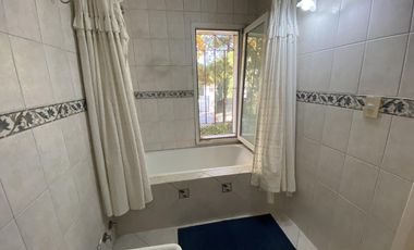 Venta - Casa 5 amb. Pileta, Jardín y Quincho - 2 Lotes / Los Ñanduces