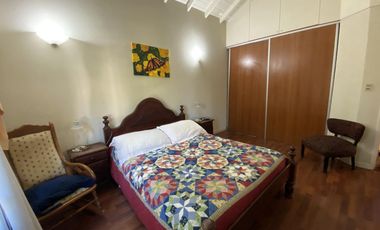 Venta - Casa 5 amb. Pileta, Jardín y Quincho - 2 Lotes / Los Ñanduces