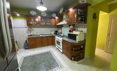 Venta - Casa 5 amb. Pileta, Jardín y Quincho - 2 Lotes / Los Ñanduces