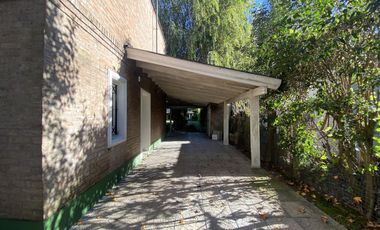 Venta - Casa 5 amb. Pileta, Jardín y Quincho - 2 Lotes / Los Ñanduces