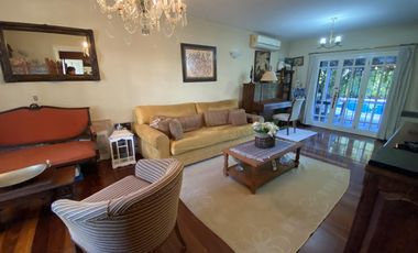 Venta - Casa 5 amb. Pileta, Jardín y Quincho - 2 Lotes / Los Ñanduces