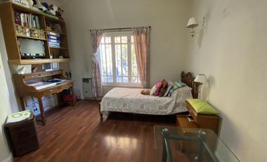 Venta - Casa 5 amb. Pileta, Jardín y Quincho - 2 Lotes / Los Ñanduces