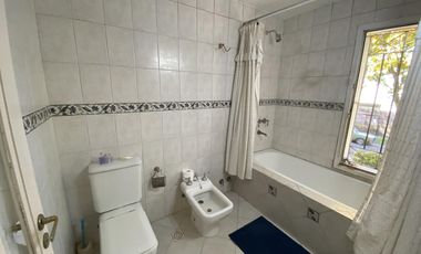 Venta - Casa 5 amb. Pileta, Jardín y Quincho - 2 Lotes / Los Ñanduces