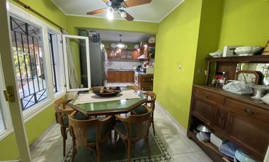 Venta - Casa 5 amb. Pileta, Jardín y Quincho - 2 Lotes / Los Ñanduces