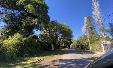 Venta - Casa 5 amb. Pileta, Jardín y Quincho - 2 Lotes / Los Ñanduces