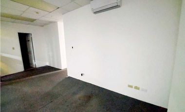 ALQUILER OFICINA 73.50M2 EN LA TUMBA MUERTO EN EL PH CENTURY TOWER
