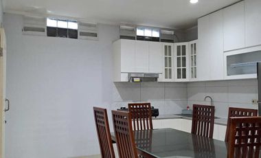 Di sewakan rumah exlusive full furnished 2 lantai di bintaro