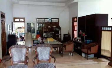 Rumah pusat Yogya untuk usaha