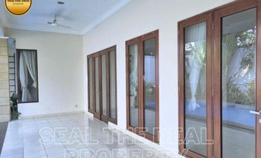 Disewakan Rumah di Area Kemang Jakarta Selatan STDN0161