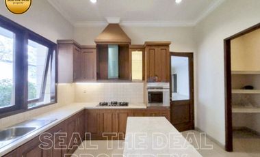 Disewakan Rumah di Area Kemang Jakarta Selatan STDN0161