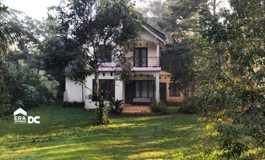 Rumah 2 Lantai Ada Halaman Luas Dengan Kebun Buah di Salatiga