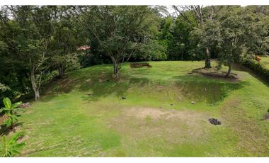 Venta de Lote en San Jerónimo en Unidad Cerrada