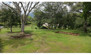 Venta de Lote en San Jerónimo en Unidad Cerrada