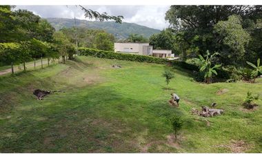 Venta de Lote en San Jerónimo en Unidad Cerrada