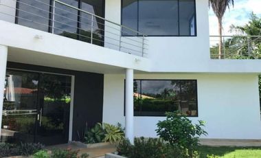VENTA Casa Campestre en Ricaurte – 1.090 m² de lote