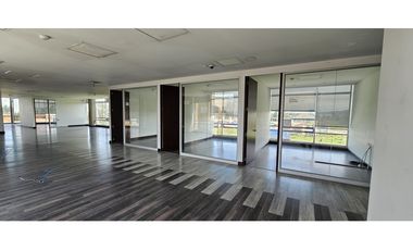 Alquiler de Oficinas en la Autopista Medellín 1.764 M2