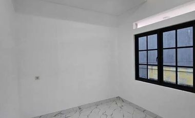 Rumah Lingkungan Elite Solo Baru